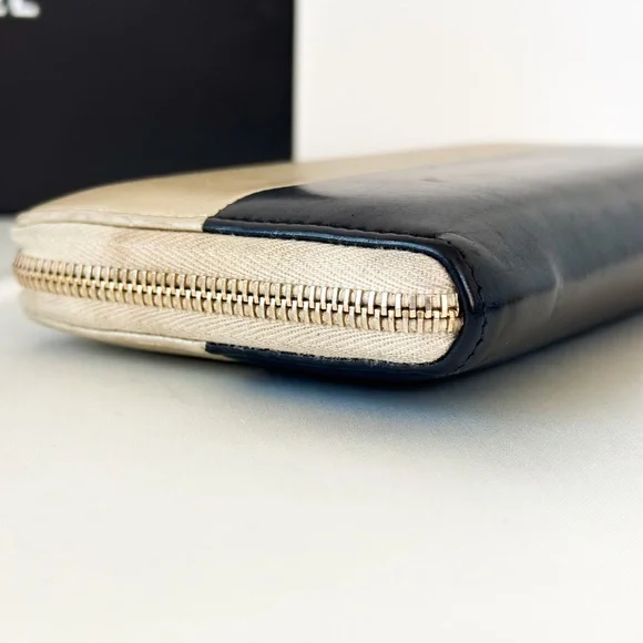 Chanel Zip Leather Wallet - Picture 9 of 16